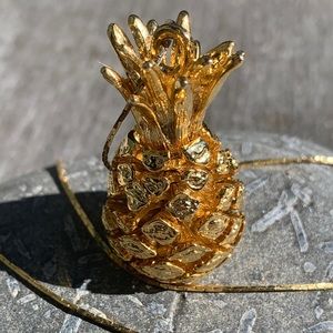Vintage | Golden Fruit Pineapple 🍍 Necklace
